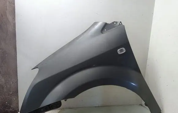 Toyota Corolla Verso E121 Fender