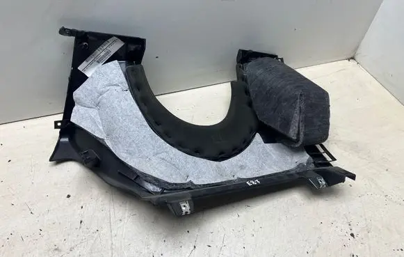 BMW 1 E81 E87 Dashboard lower bottom trim panel 6982670 20101103