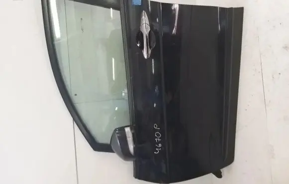 Honda FR-V Front door window glass four-door
