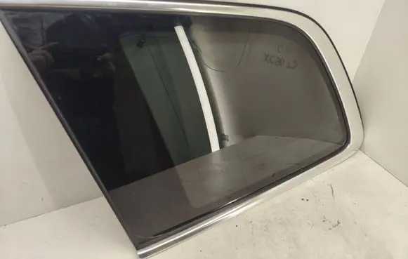 Volvo XC90 Rear side window 31468145
