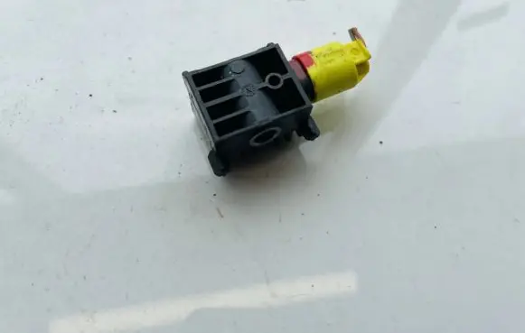 Mercedes-Benz ML W164 Airbag deployment crash/impact sensor 0038202826 231107404079