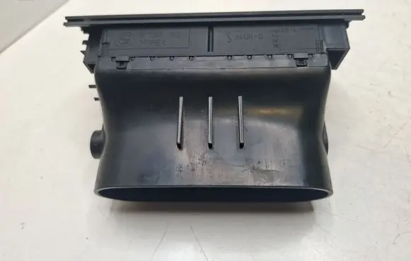 BMW 5 E39 Rear air vent grill 8391182