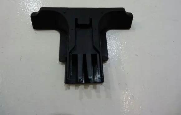 Volkswagen Polo VI Engine bonnet (hood) release handle
