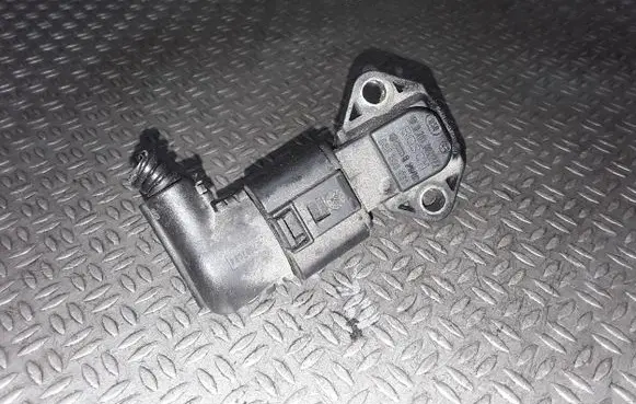 Volkswagen PASSAT B5.5 Air pressure sensor 0281002177 038906051