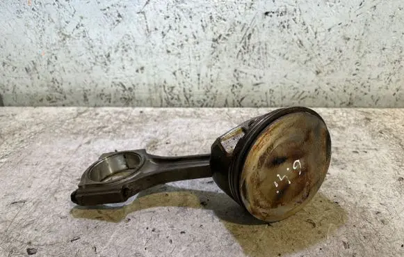 Dodge Challenger Piston with connecting rod