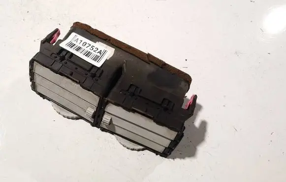 Toyota Yaris Dash center air vent grill 9301