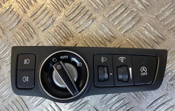 Hyundai i40 Light switch 933003Z200 39R1001000