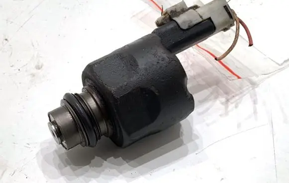 Citroen C4 I Fuel pressure regulator 