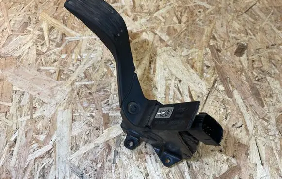 Ford Focus Accelerator throttle pedal 98AB9F836AE