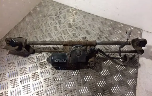 Front wiper linkage and motor