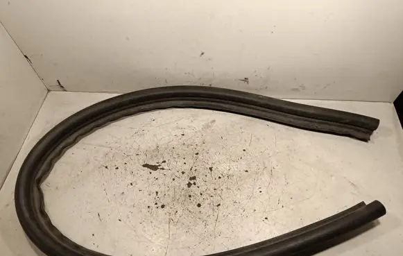 Audi SQ7 Engine compartment rubber 4M0823723