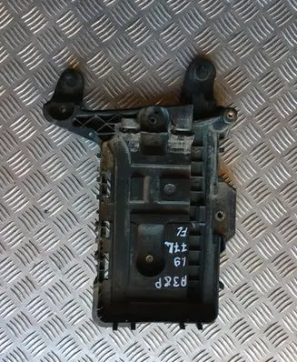 Audi A3 S3 8P Battery tray 1K0915333H 1K0915333