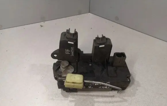 Opel Vectra C Rear door lock 24447345
