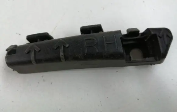 Hyundai Kona I Bumper support mounting bracket corner 