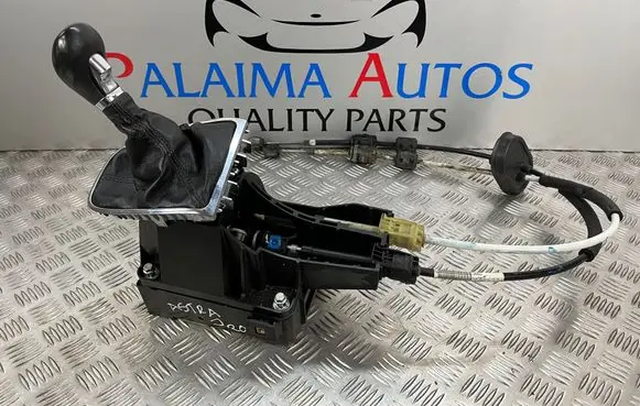 Opel Astra J Gear shifter/selector 55575258