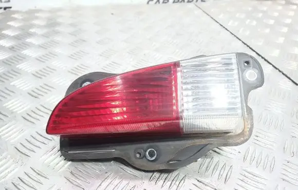 Hyundai Elantra Tailgate rear/tail lights 924012D