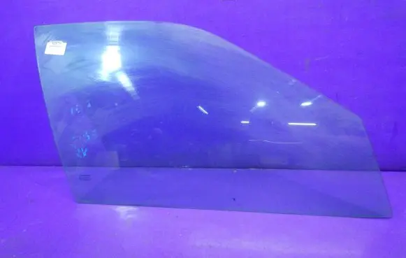 BMW 3 E30 Front door window glass four-door