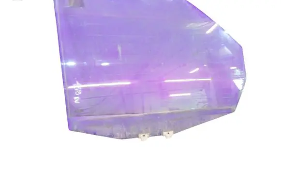 Mercedes-Benz Vito Viano W638 Front door window glass four-door 