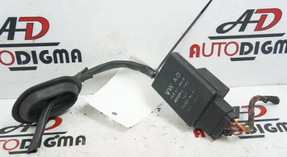Volkswagen Golf V Fuel injection pump control unit/module 1K0905093D