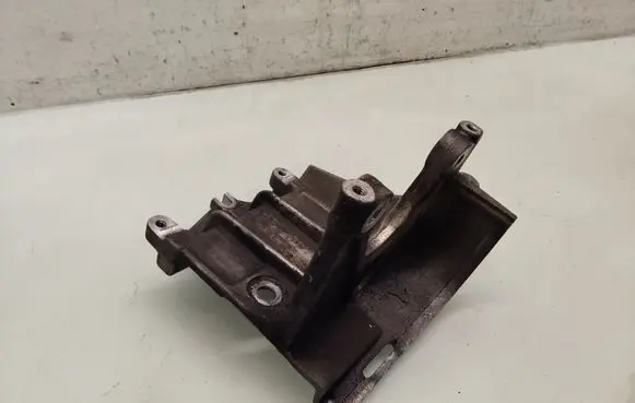 Audi A8 S8 D3 4E Fuel pump bracket 057130147R