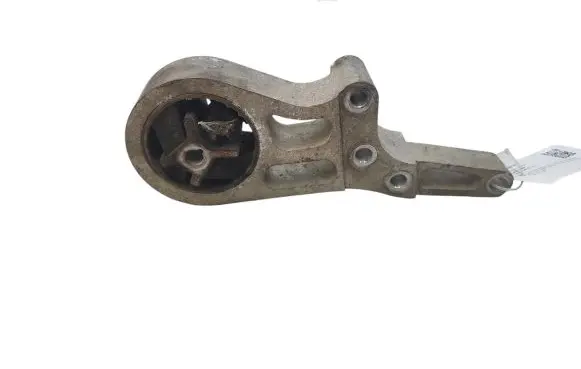 Volvo V40 Engine mount bracket