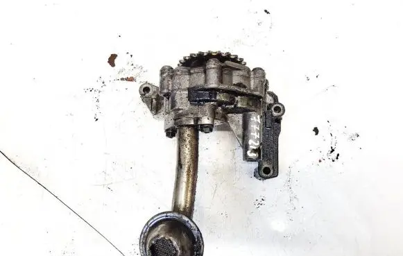 Volkswagen Touran I Oil pump 038115121a