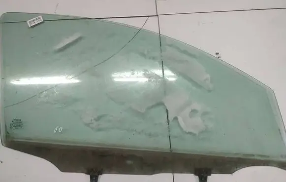 Nissan Qashqai Front door window glass four-door 
