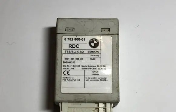 BMW 5 E60 E61 Tire pressure control unit 6782800 200161313