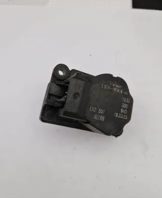 Ford Mondeo Mk III Air flap motor/actuator 1S7H19E616AA EAD551