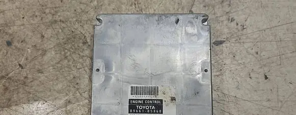Toyota Avensis T250 Engine control unit/module 2750009401 8966105860 MB2750009401