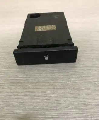 Cup holder front