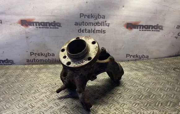 BMW X3 E83 Front wheel hub