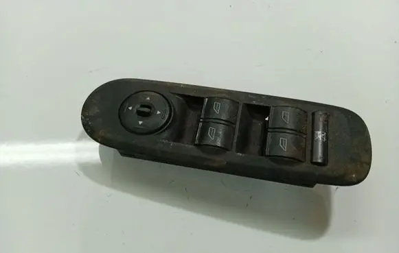 Ford Focus C-MAX Electric window control switch 2104610121