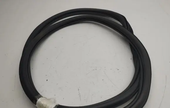 Audi A1 Rear door rubber seal (on body) 