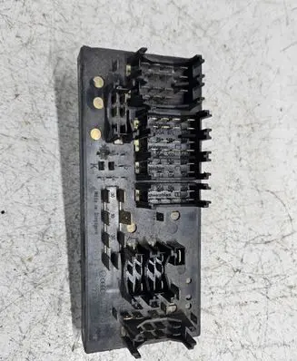 Volkswagen Golf II Fuse module 443941822A