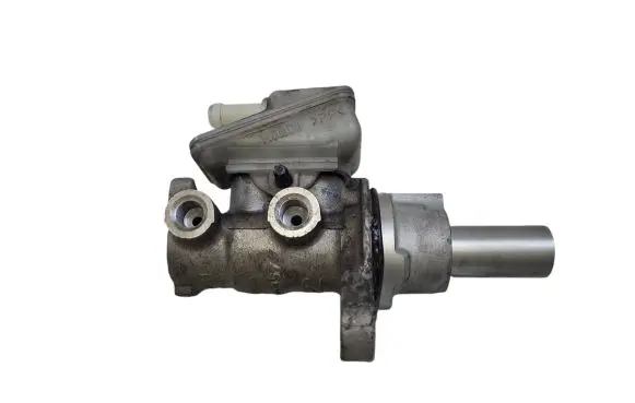 Master brake cylinder