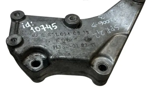 Mercedes-Benz Sprinter W906 Engine mounting bracket A6510940039