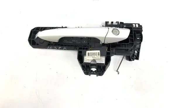 Mercedes-Benz E A207 Front door exterior handle A2077600100 A2047602934