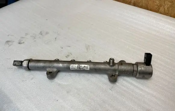 Mercedes-Benz E W212 Fuel main line pipe A6510700495