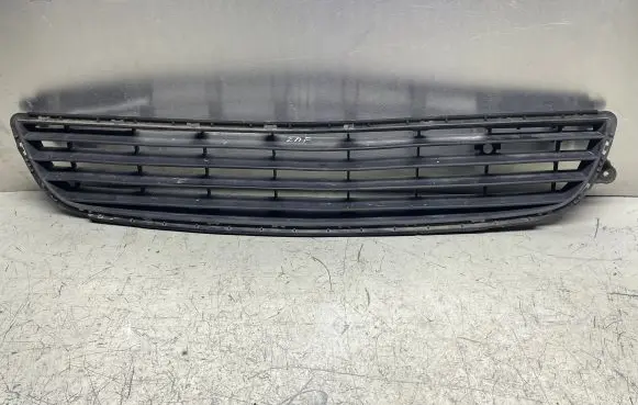 Opel Zafira B Front bumper lower grill 13124978