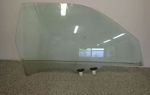 Suzuki Grand Vitara II Sliding door window/glass 