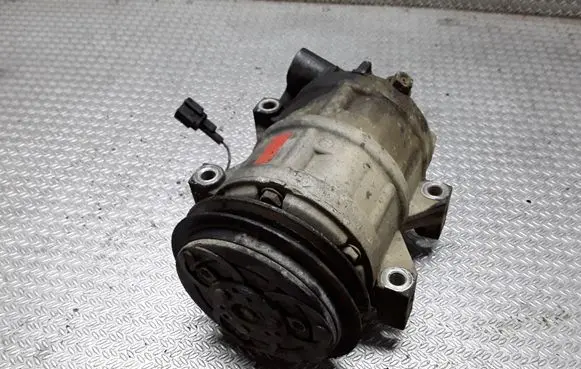Nissan Navara D22 Air conditioning (A/C) compressor (pump) 92600VK510