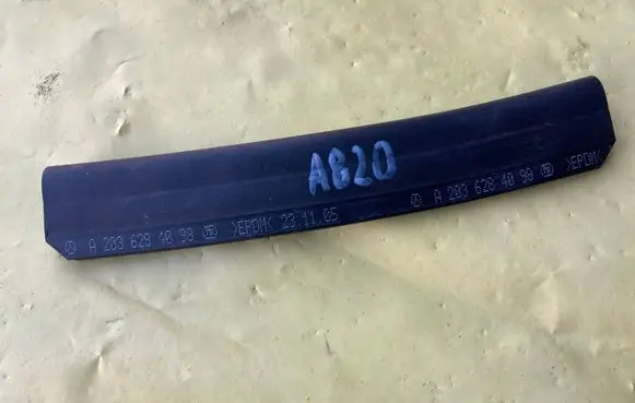 Mercedes-Benz C W203 Engine compartment rubber A2036284098