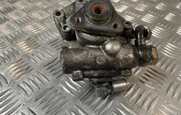 Audi A6 S6 C6 4F Power steering pump