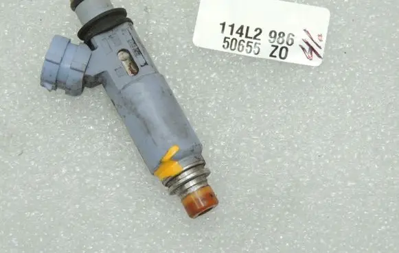 Suzuki Jimny Fuel injector 1571080G00