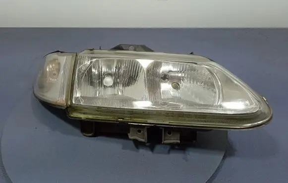 Renault Espace III Headlight/headlamp 89002587