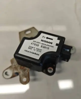 Nissan X-Trail T30 ESP acceleration yaw rate sensor 47930EQ010