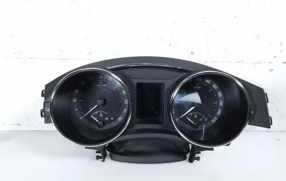 Skoda Superb B6 (3T) Speedometer (instrument cluster) 3T1920841M