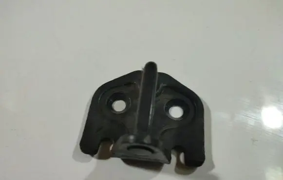Ford Focus C-MAX Rear door lock loop/hook striker 