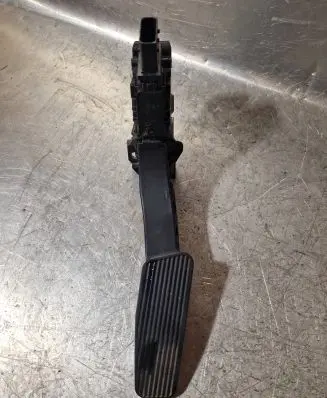 Chrysler Pacifica Accelerator throttle pedal 04581677AB 93446300 060802